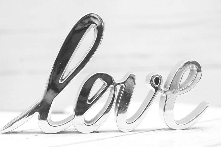 Как сделать серую надпись?